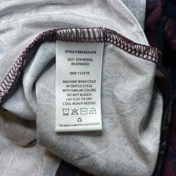 Evereve Marbled Print Long Sleeve Crew Top Maroon Size Medium - Picture 6 of 6